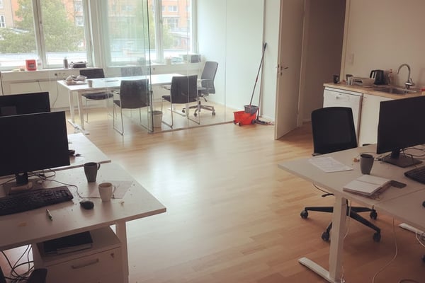 Ukentlig rengjøring av kontorlokaler